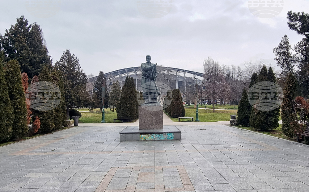 Република Северна Македония - паметник - Гоце Делчев - 154 години от рождението на революционера