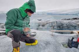 Антарктида - Ден 76 - тема на деня - Физикът Васил Гурев: Челото на ледника до българската антарктическа база се движи с 20-30 метра годишно