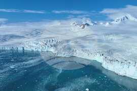 Антарктида - Ден 76 - тема на деня - Физикът Васил Гурев: Челото на ледника до българската антарктическа база се движи с 20-30 метра годишно