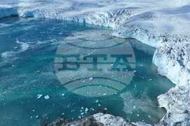 Антарктида - Ден 76 - тема на деня - Физикът Васил Гурев: Челото на ледника до българската антарктическа база се движи с 20-30 метра годишно