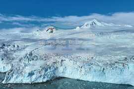 Антарктида - Ден 76 - тема на деня - Физикът Васил Гурев: Челото на ледника до българската антарктическа база се движи с 20-30 метра годишно