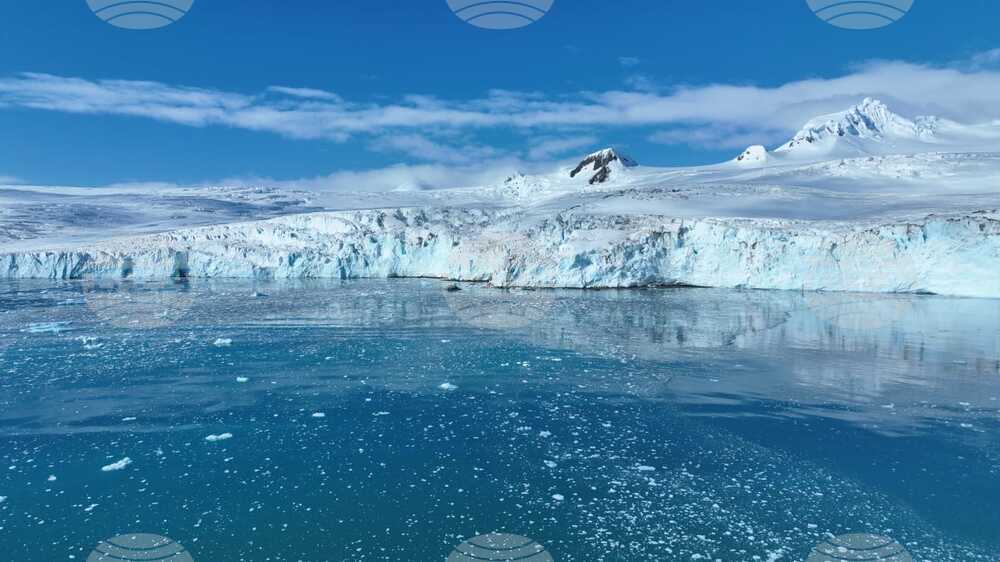 Антарктида - Ден 76 - тема на деня - Физикът Васил Гурев: Челото на ледника до българската антарктическа база се движи с 20-30 метра годишно