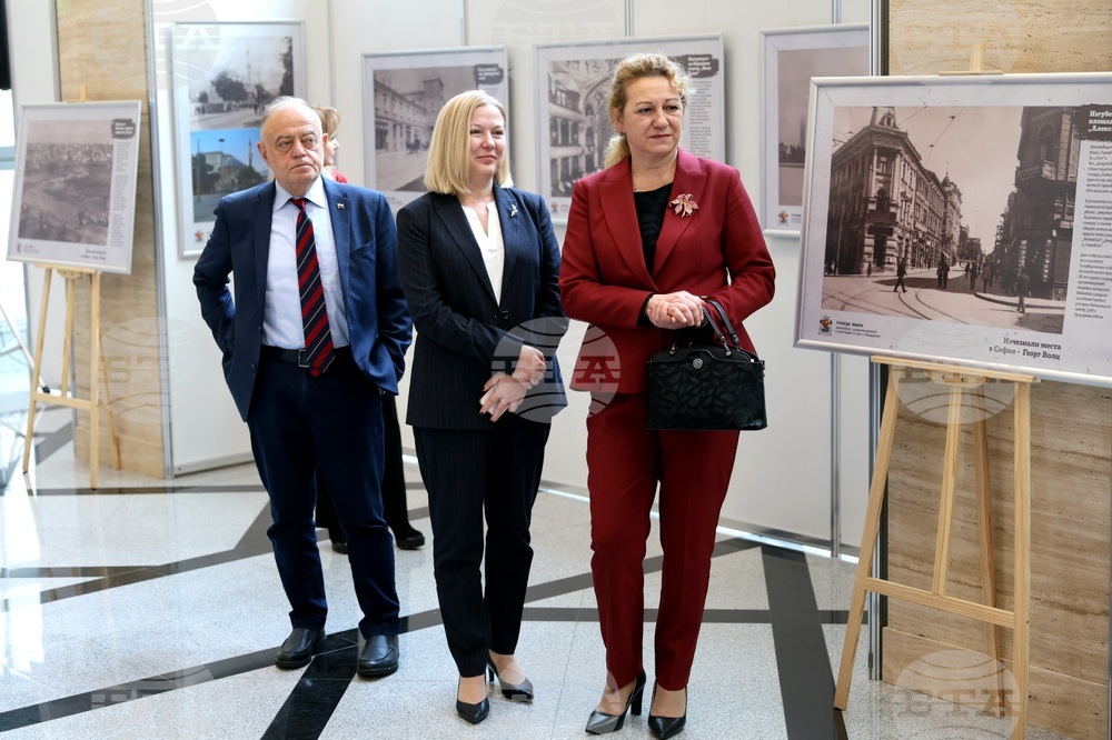 Парламент - „Времеление" - изложба - откриване