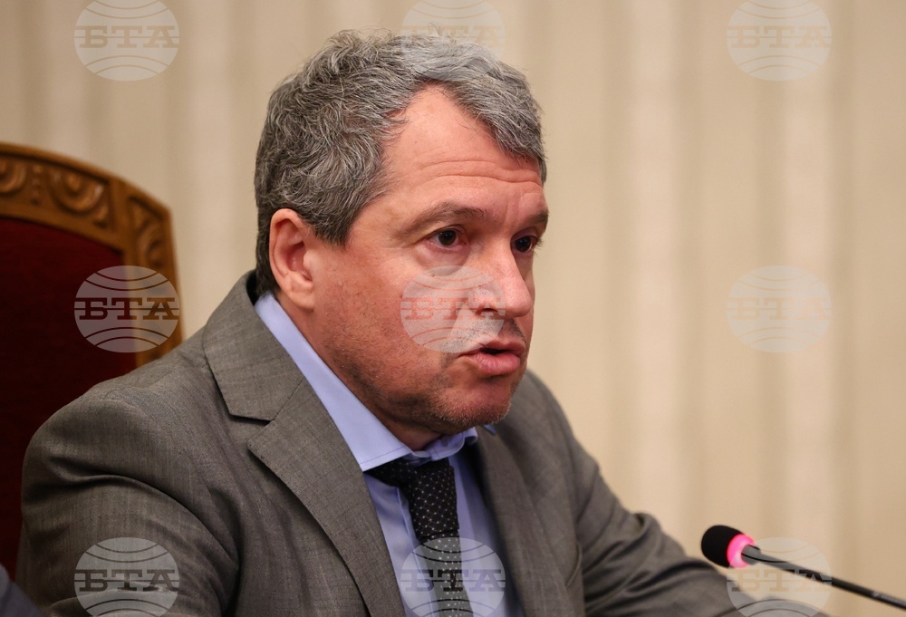 Според ИТН сред петимата, съгласили се да поемат поста на служебен премиер, има двама, които са политически оцветени