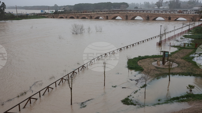 Испания и Португалия днес ще бъдат ударени от нова буря - втората за последните няколко дни