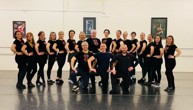 Танцьорите от Фолклорна група „Гайтани“ в Денвър, САЩ, разучаваха автентични хорà под ръководството на проф. Антон Андонов 