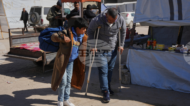 Около 180 палестинци са преминали границата на ивицата Газа с Египет за седмица, съобщиха местните власти 