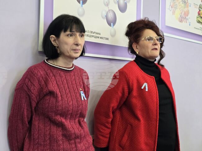 Почти целият колектив на СУ „Христо Ботев“ – Враца е в символичен протест