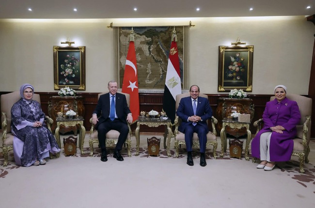 Турция и Египет продължават да работят за мира в Газа, обявиха Сиси и Ердоган 