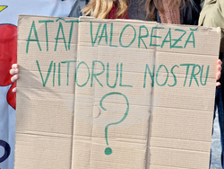 Румъния - Букурещ - образование - протест