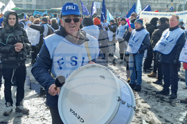 Румъния - Букурещ - образование - протест