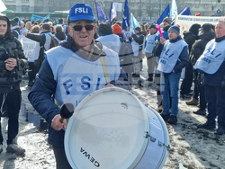 Румъния - Букурещ - образование - протест