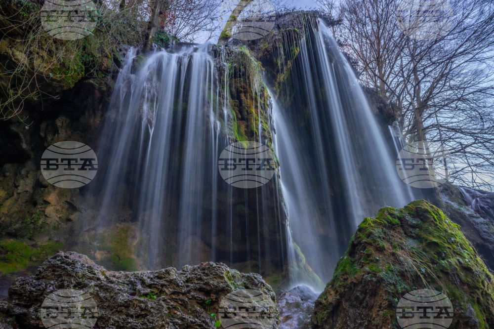 Amateur Bulgarian Photographer Viktor Demidov among Top 2% Best in 35AWARDS: Waterfalls 2021 Contest