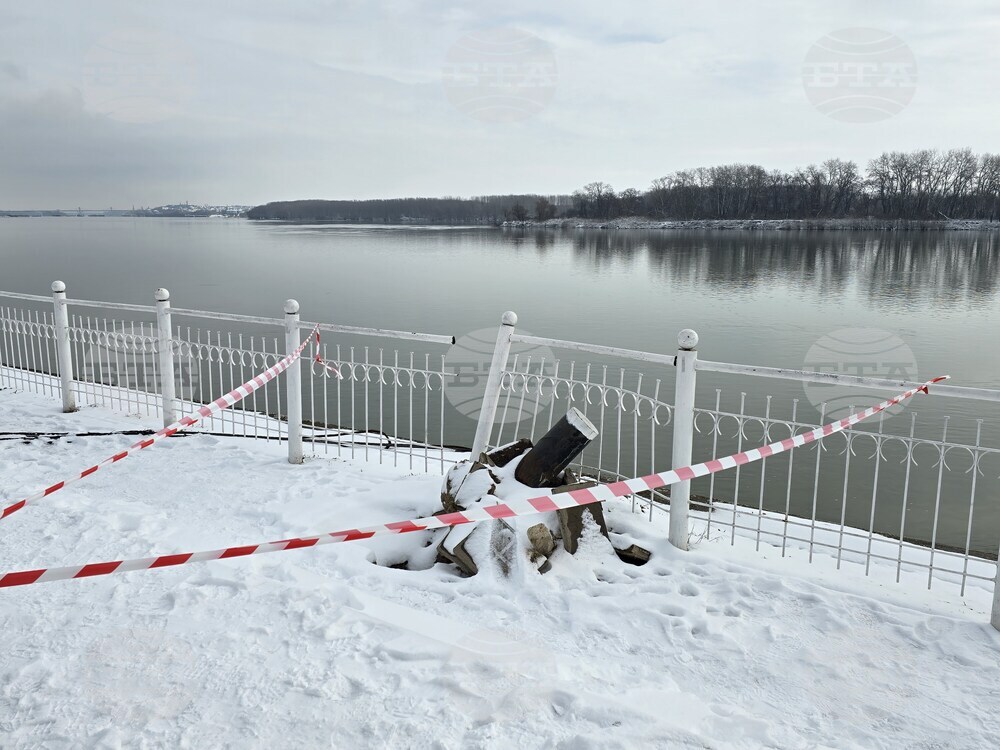 Видин - река Дунав - баржи - инцидент - свободно плаване - повредена инфраструктура