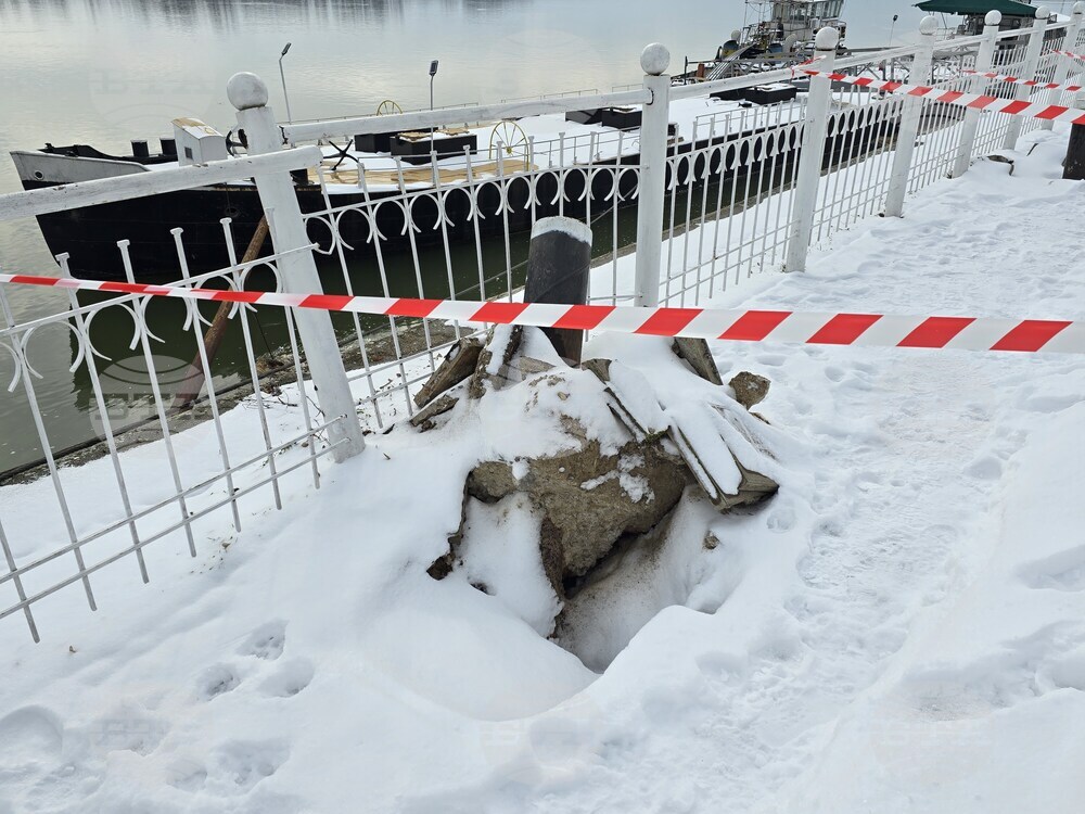 Видин - река Дунав - баржи - инцидент - свободно плаване - повредена инфраструктура