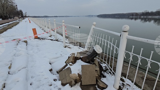 Баржи се откъснаха от пристанище „Север“ във Видин и повредиха публична инфраструктура по течението на река Дунав