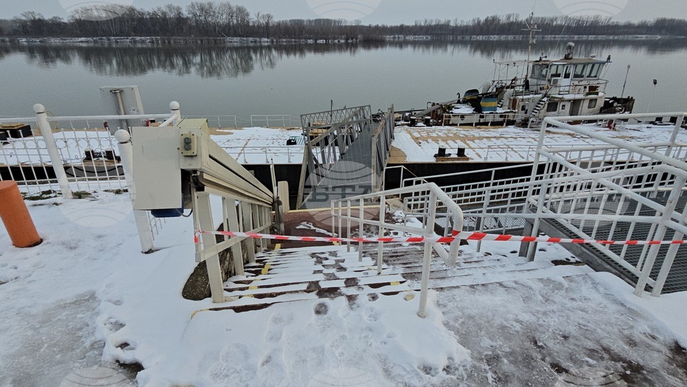 Видин - река Дунав - баржи - инцидент - свободно плаване - повредена инфраструктура