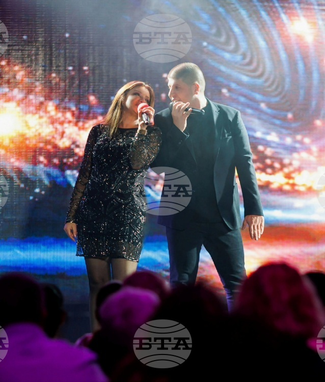 Дуото Ани и Дани представя микс от любими на няколко