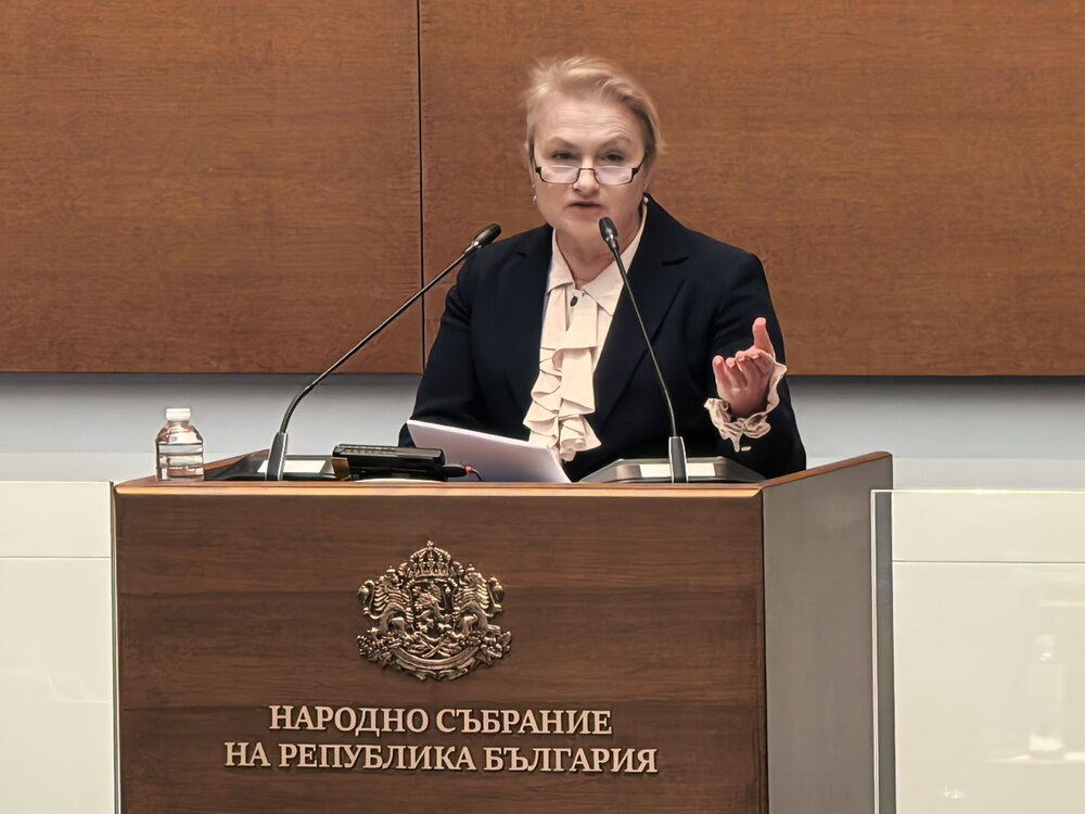 „Величие“: Лицемерието на партия „Мафия“ 