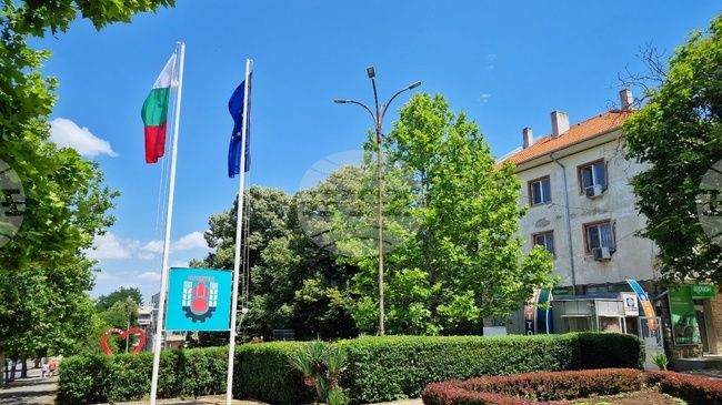 Vazrazhdane Submits Documents to Initiate Local Referendum in Sredets against Establishing of Immigration Detention Centre