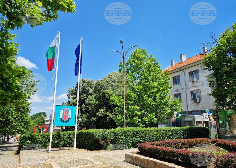 Vazrazhdane Submits Documents to Initiate Local Referendum in Sredets against Establishing of Immigration Detention Centre