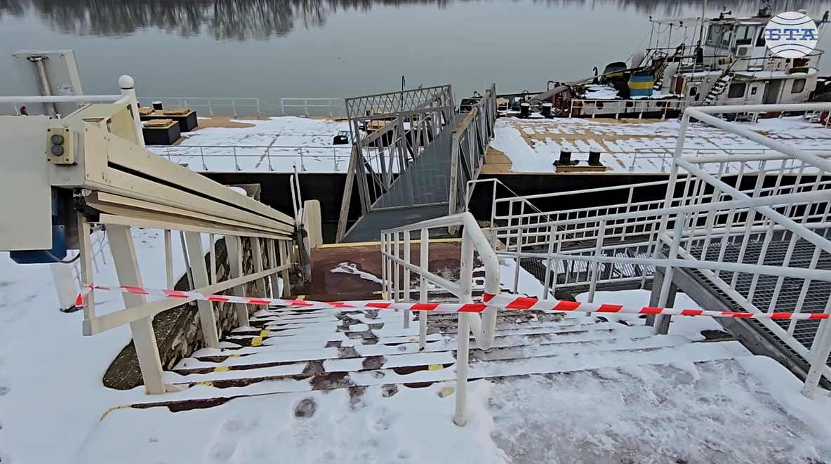 Баржи се откъснаха от пристанище „Север“ във Видин и повредиха публична инфраструктура по течението на река Дунав