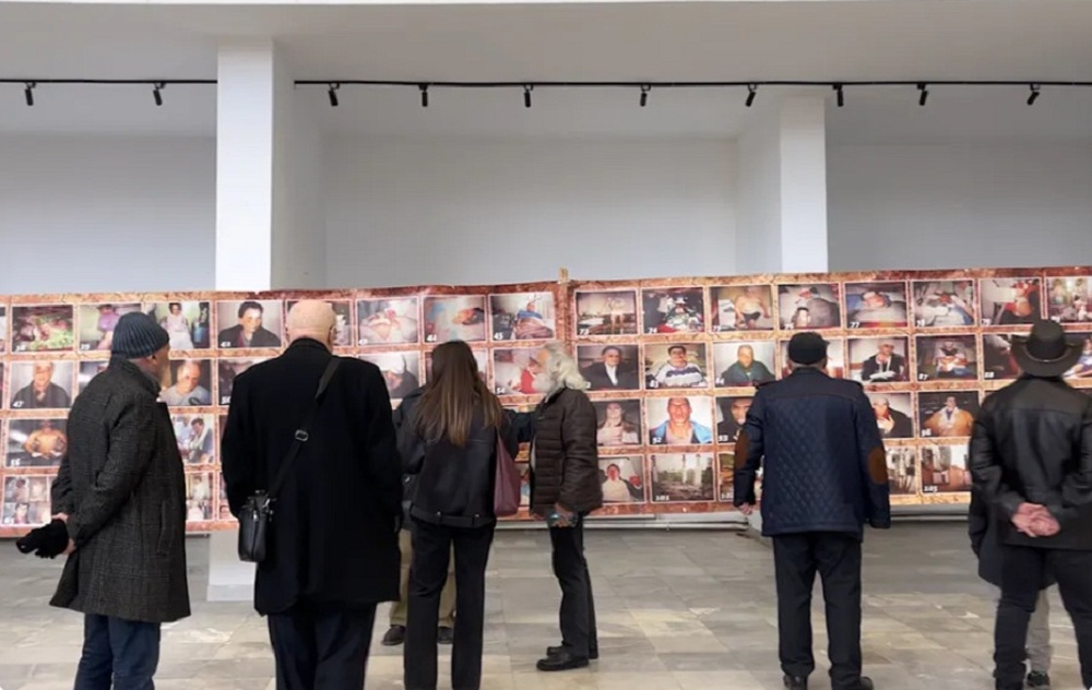 КосоваПрес: В Митровица беше открита изложбата „Нощта на ужаса“