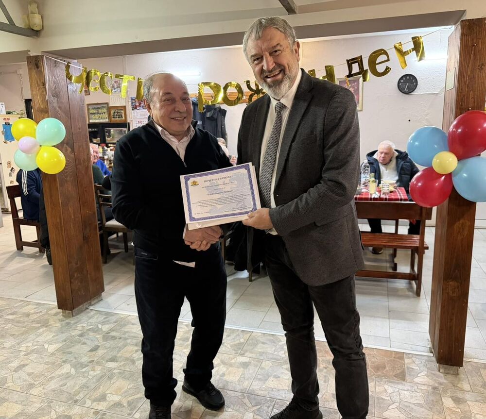 ОА Русе: Бившият елитен рефер Севдалин Петров отпразнува 74-ия си рожден ден сред близки и приятели