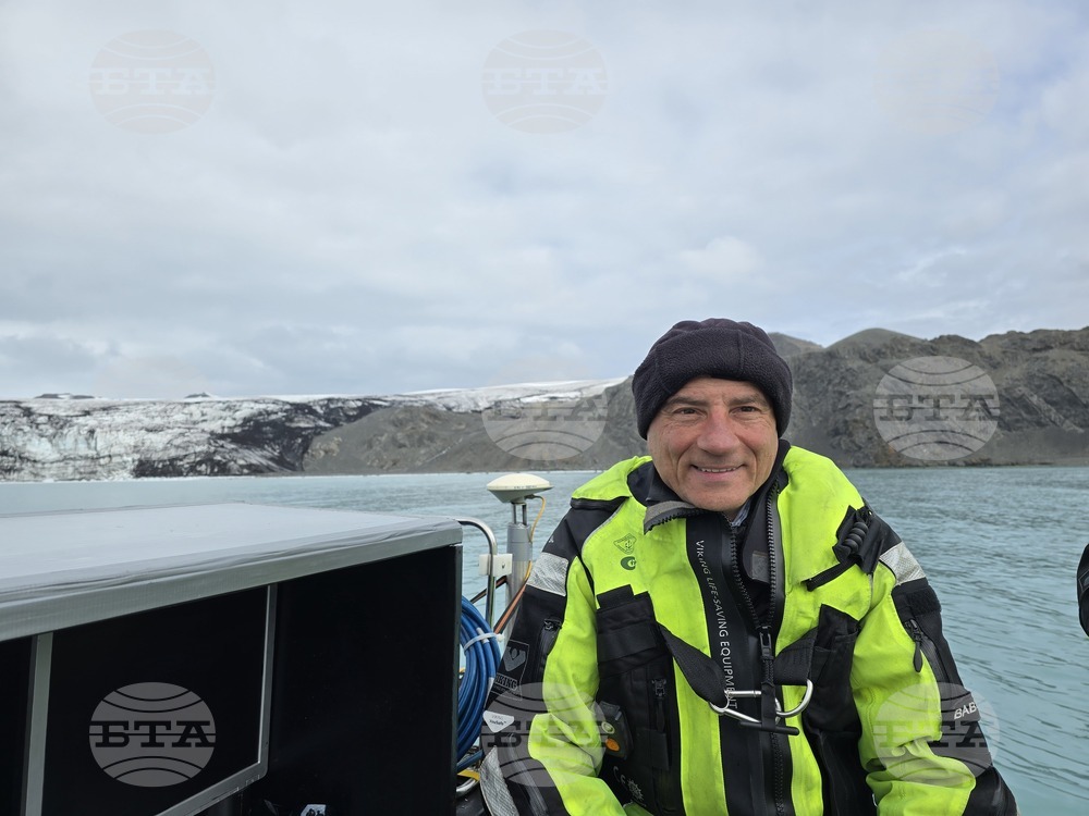 Bulgarian Scientist Maps Antarctic Seabed Near Livingston Island Base