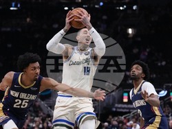 Pelicans Bucks Basketball