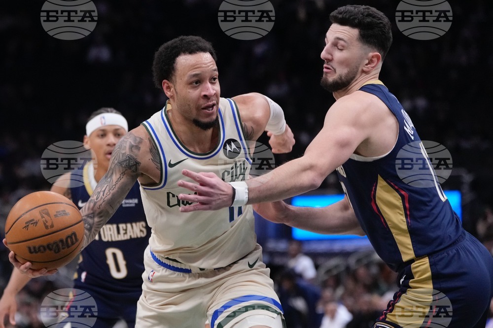 Pelicans Bucks Basketball