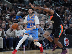 Thunder Spurs Basketball