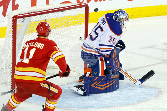 Oilers Flames Hockey