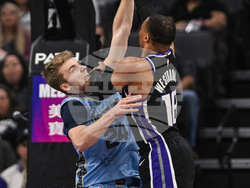 Grizzlies Kings Basketball