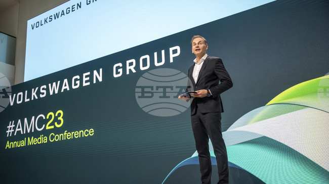 „Фолксваген груп“ планира да инвестира 160 млрд. евро до 2030 г.