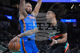 Thunder Spurs Basketball