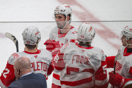 Redwings Mammoth Hockey