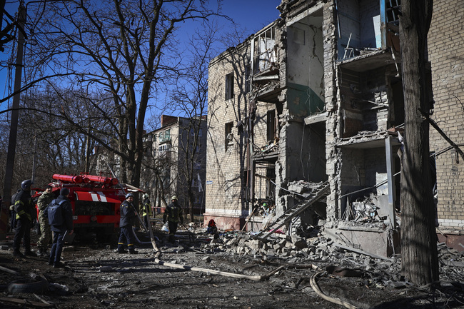 Двама цивилни бяха убити, а 10 души бяха ранени при руски удари с касетъчни оръжия в Краматорск, заяви украински представител