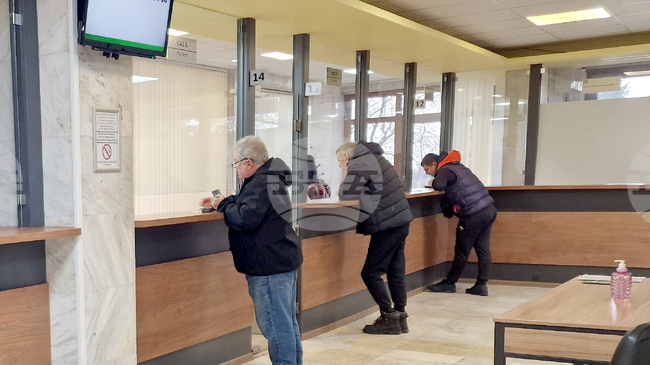 Около 75 000 жители на община Шумен ще получат съобщения за дължимите през 2026 г. местни данъци и такси 