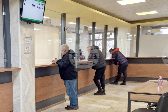 Около 75 000 жители на община Шумен ще получат съобщения за дължимите през 2026 г. местни данъци и такси 