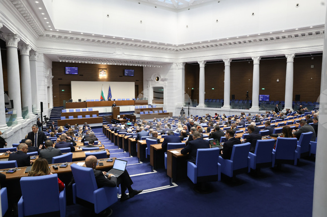 Parliament Debates at Second Reading Restriction of Number of Polling Stations in Non-EU Counties