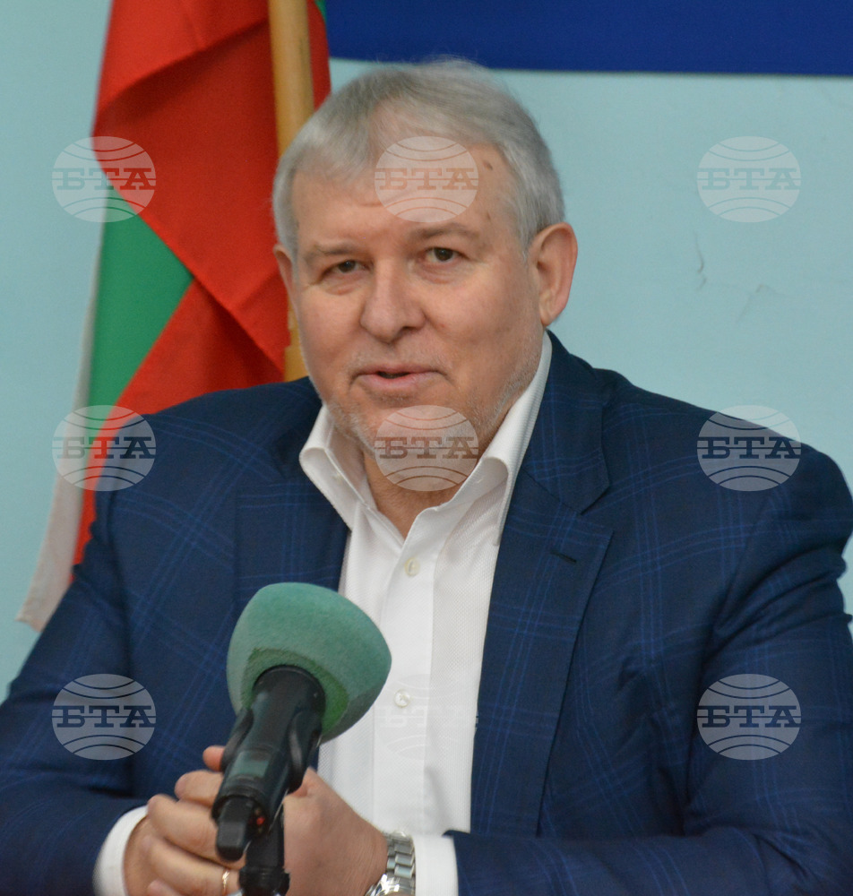 Преговорите за редовно правителство след изборите ще са трудни, двупартийна коалиция няма да е достатъчна, заяви Румен Христов