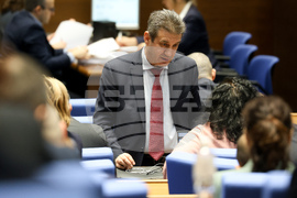 Народно събрание - заседание - Драгомир Петров