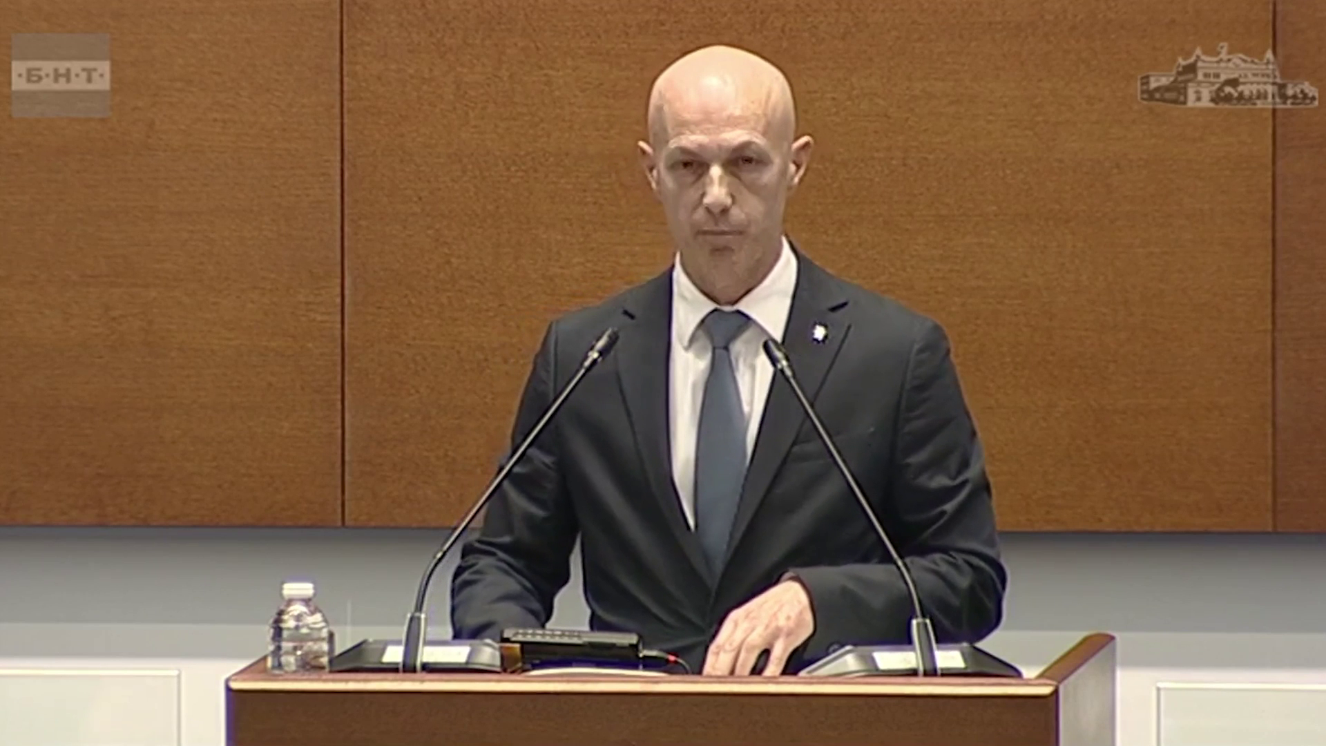 Доказателство за кризата в болниците е предстоящото закриване на Отделението по детска хирургия в „Св. Анна“ във Варна, заявиха от „Възраждане“