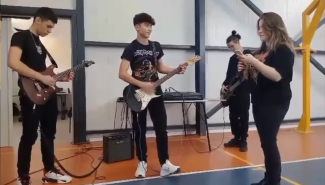 Младежката рок група Windzane се представя с първи клубен концерт в Сливен