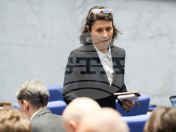 Народно събрание - заседание - Елисавета Белобрадова