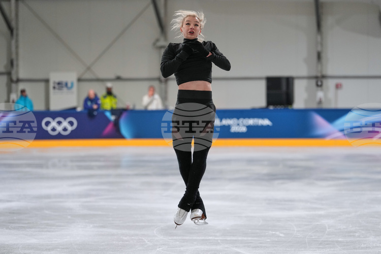 Американската фигуристка Амбър Глен ще ограничи изявите си в социалните