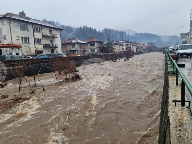 Smolyan, Kardzhali Regional Governors Report High River, Reservoir Levels Amid Heavy Rains