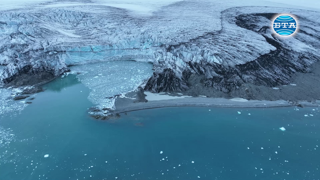 Geophysicist: Front of Glacier near Bulgarian Antarctic Base Moves 20-30 M/Year