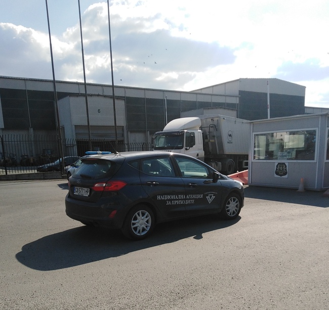 НАП разкри над 300 000 тона зърно с неизяснен произход в силоз край Бургас